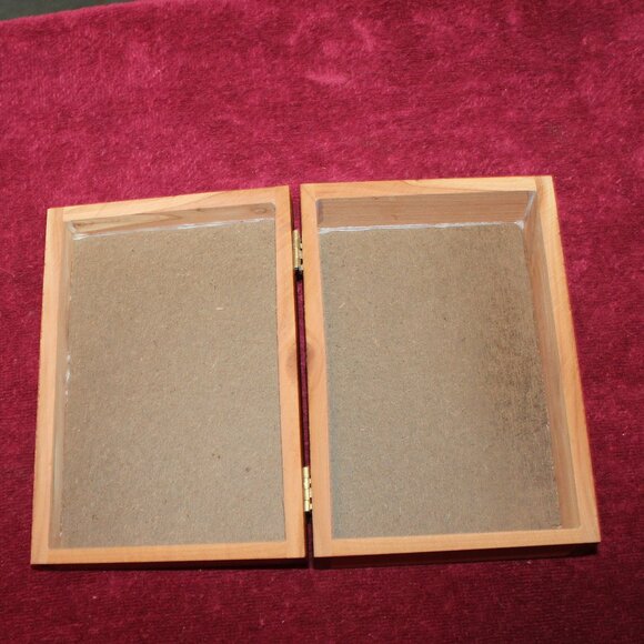 Elvis Presley Vintage Cedar Trinket Box - Picture 2 of 5